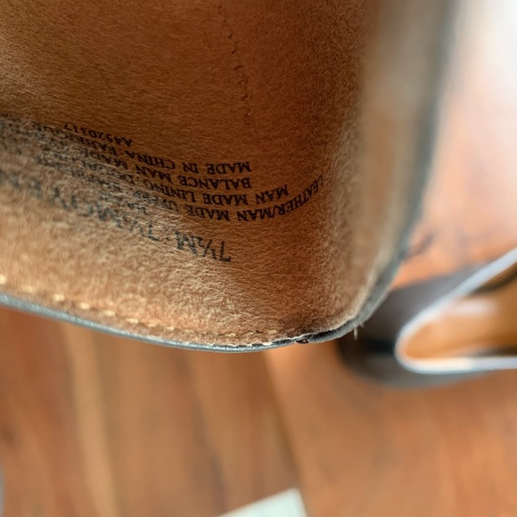 Halston flats - Picture 2 of 3